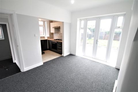 3 bedroom semi-detached house to rent - Newfield Drive, Crewe