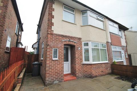 3 bedroom semi-detached house to rent, Newfield Drive, Crewe