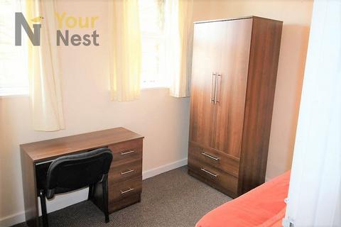 3 bedroom apartment to rent - Flat 2, Kelso Road, LS2 9PR