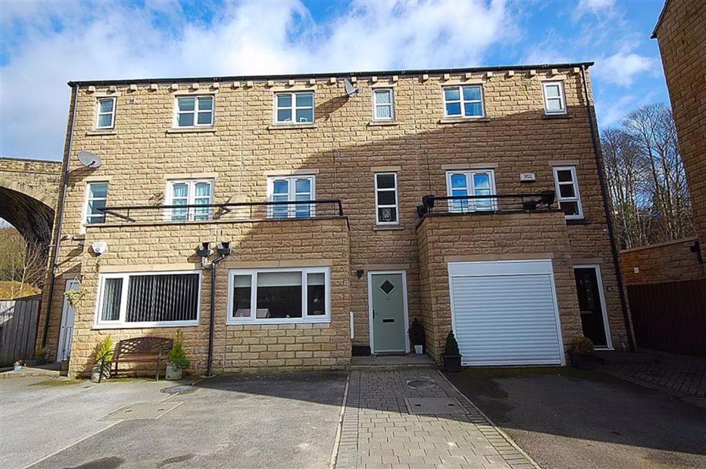 Copley Drive, Copley, Halifax, HX3 4 bed terraced house £230,000