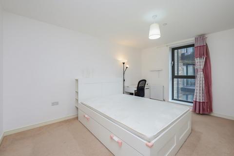 2 bedroom flat to rent, Kingfisher Heights, E16