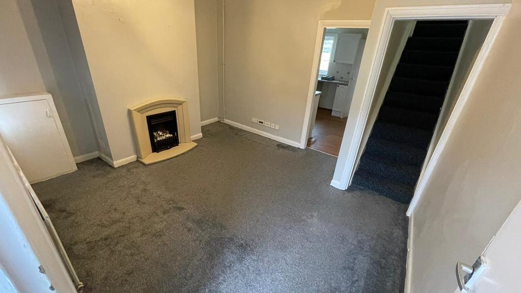 Helene Grove DN32 2 bed terraced house £525 pcm (£121 pw)
