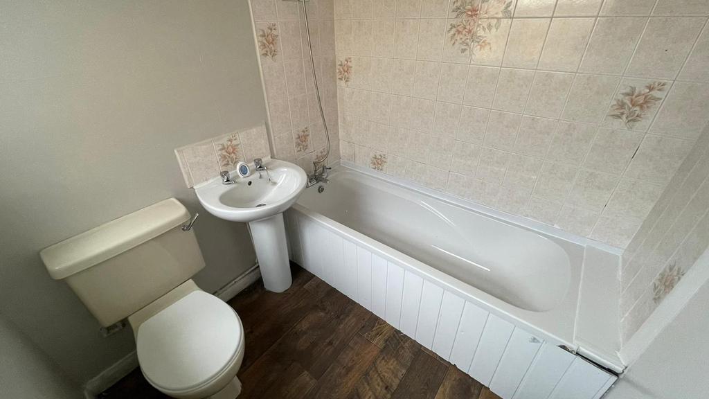 Helene Grove DN32 2 bed terraced house £525 pcm (£121 pw)