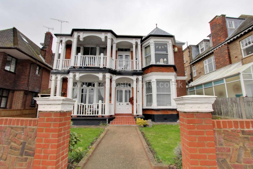 3 bedroom apartment to rent