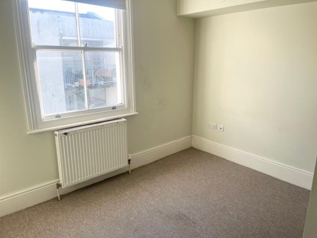 Bedroom 2 pic 2
