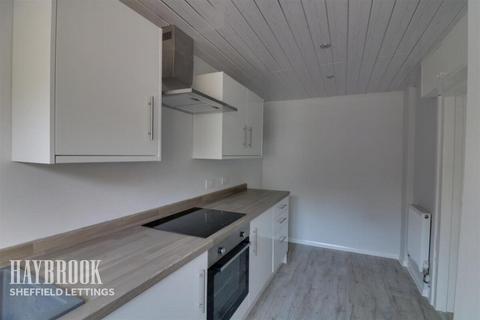 3 bedroom end of terrace house to rent, High Street, Barnsley