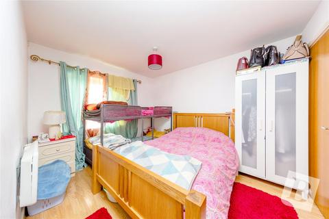 2 bedroom apartment for sale - Graveney Court, Riverside Close, Romford, RM1