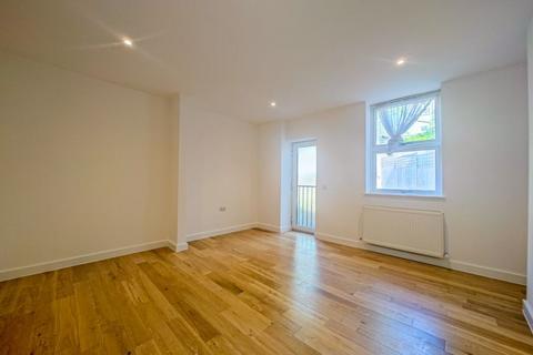 2 bedroom flat to rent, Brookhill Road, Woolwich London SE18