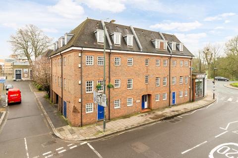 undefined, High Street, Hampton Wick