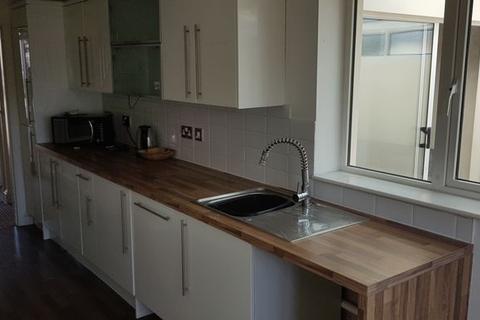 Mixed use to rent - Oldfield Road, Chapelfields, Coventry. CV5 8FR