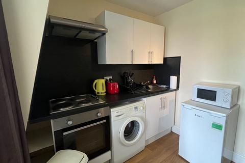 2 bedroom apartment to rent, Finchley Road