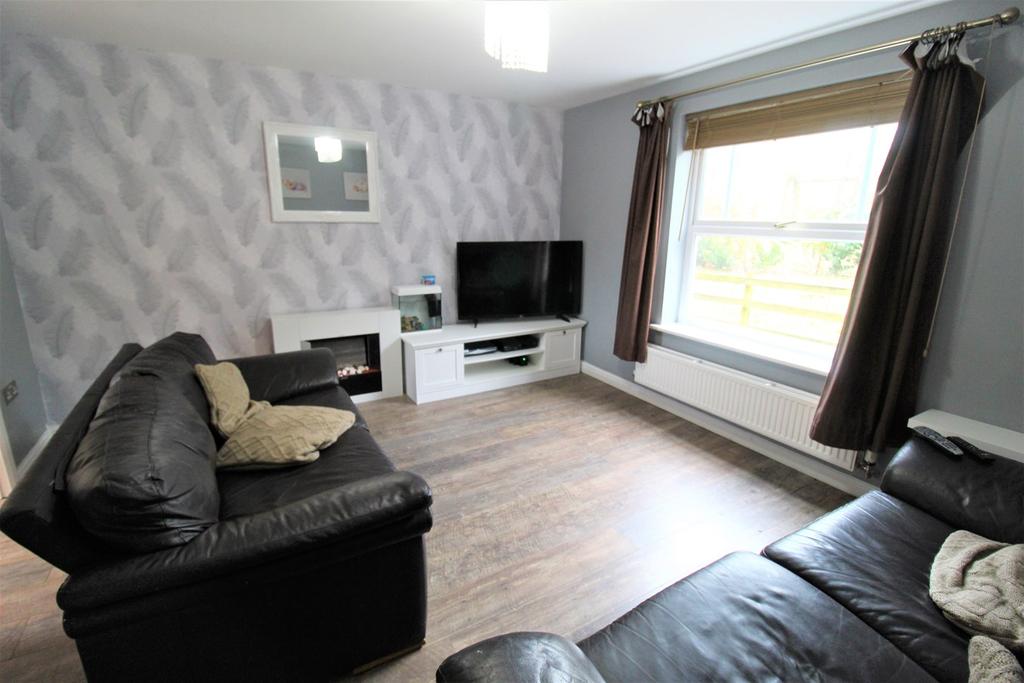 Staples Drive, Coalville, LE67 3 bed end of terrace house £157,950