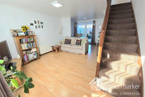 17 Apple Tree Road, Alderholt, Fordingbridge, SP6 3EW