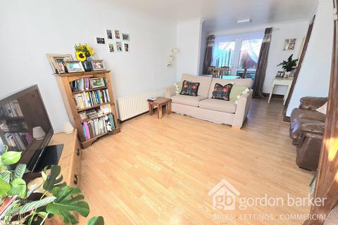 17 Apple Tree Road, Alderholt, Fordingbridge, SP6 3EW