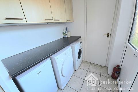 17 Apple Tree Road, Alderholt, Fordingbridge, SP6 3EW