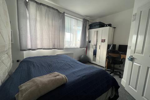 1 bedroom in a house share to rent, NORTH CIRCULAR ROAD, NEASDEN, LONDON NW10