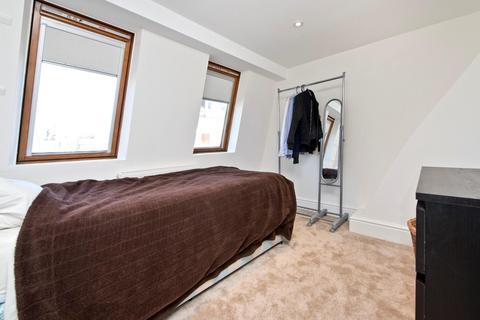 3 bedroom flat to rent - Lochaline Street, Hammersmith, London, W6