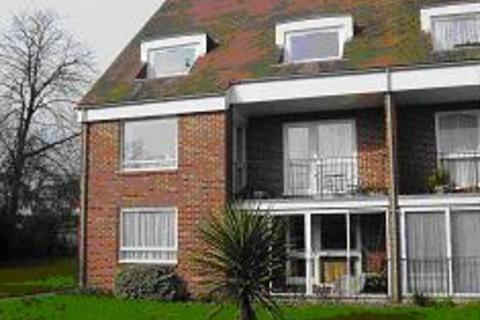 1 bedroom ground floor flat to rent, Elmfield Court, Oaks Road, Tenterden TN30