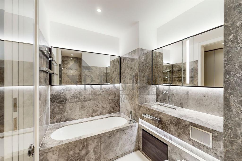 Main ensuite