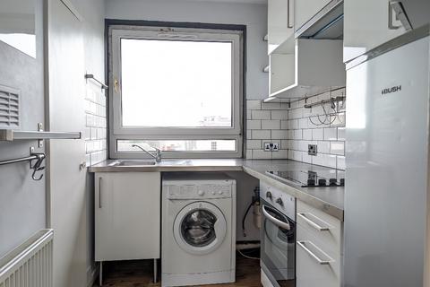1 bedroom flat to rent, Browns Close, Old Town, Edinburgh, EH8