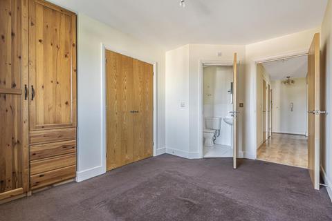 2 bedroom apartment to rent, Sundeala Close,  Sunbury On Thames,  TW16