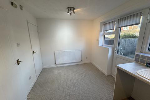 2 bedroom terraced house to rent, Leesands Close Preston PR2 9AJ