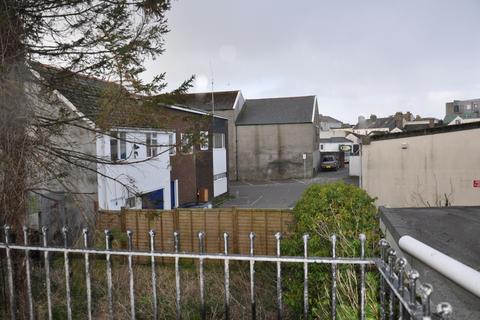 1 bedroom flat to rent, Queen Street, Barnstaple, Devon, EX32 8HQ