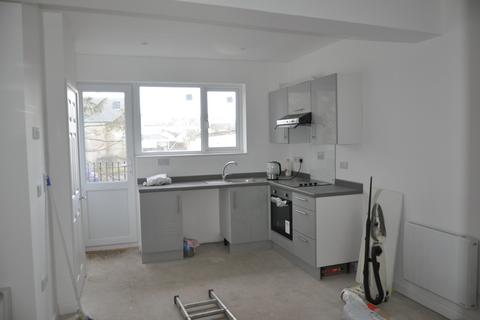 1 bedroom flat to rent, Queen Street, Barnstaple, Devon, EX32 8HQ