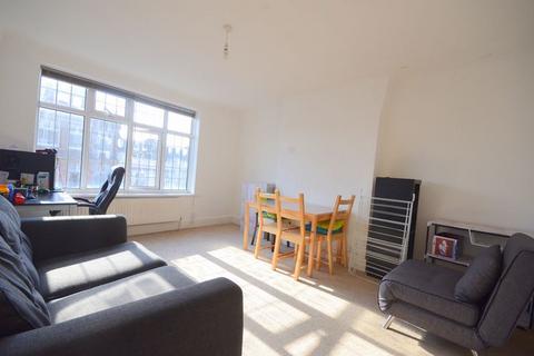2 bedroom flat to rent, 307 Charminster Road, Bournemouth BH8