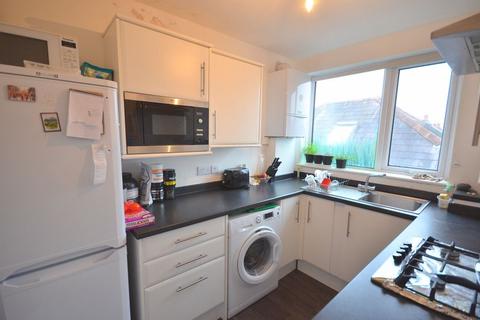 2 bedroom flat to rent, 307 Charminster Road, Bournemouth BH8