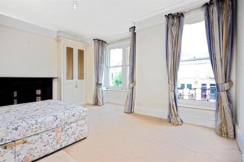 4 bedroom terraced house to rent, Kempe Road, Queens Park, London