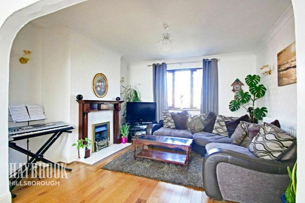 Moonshine Lane, Sheffield 3 bed semidetached house £150,000