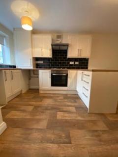 3 bedroom semi-detached house to rent, High Street, Thurnscoe S63