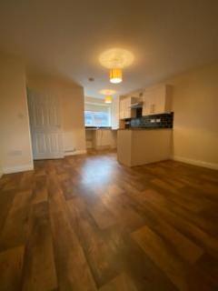 3 bedroom semi-detached house to rent, High Street, Thurnscoe S63
