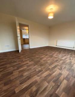 3 bedroom semi-detached house to rent, High Street, Thurnscoe S63