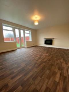 3 bedroom semi-detached house to rent, High Street, Thurnscoe S63