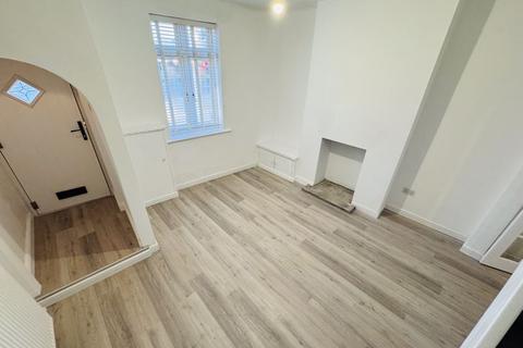 2 bedroom terraced house to rent, Manchester Road, Blackrod