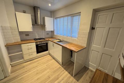 2 bedroom terraced house to rent, Manchester Road, Blackrod