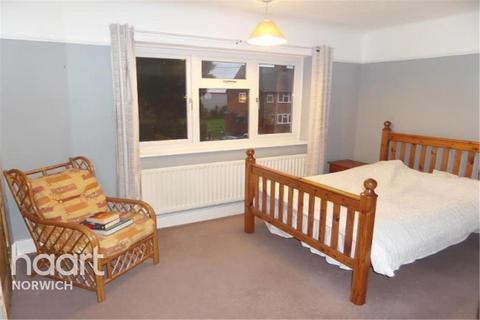 2 bedroom terraced house to rent, SPENCER ROAD, NR6