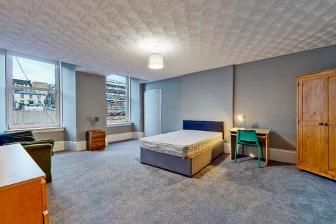 4 bedroom flat to rent, Sauchiehall Street, Garnethill, Glasgow, G2