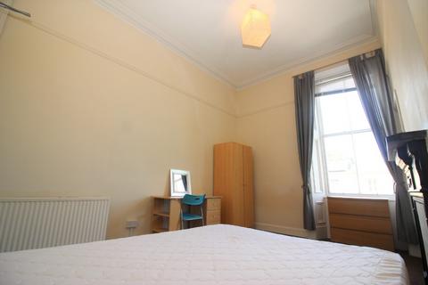5 bedroom flat to rent, Cecil Street, Hillhead, Glasgow, G12