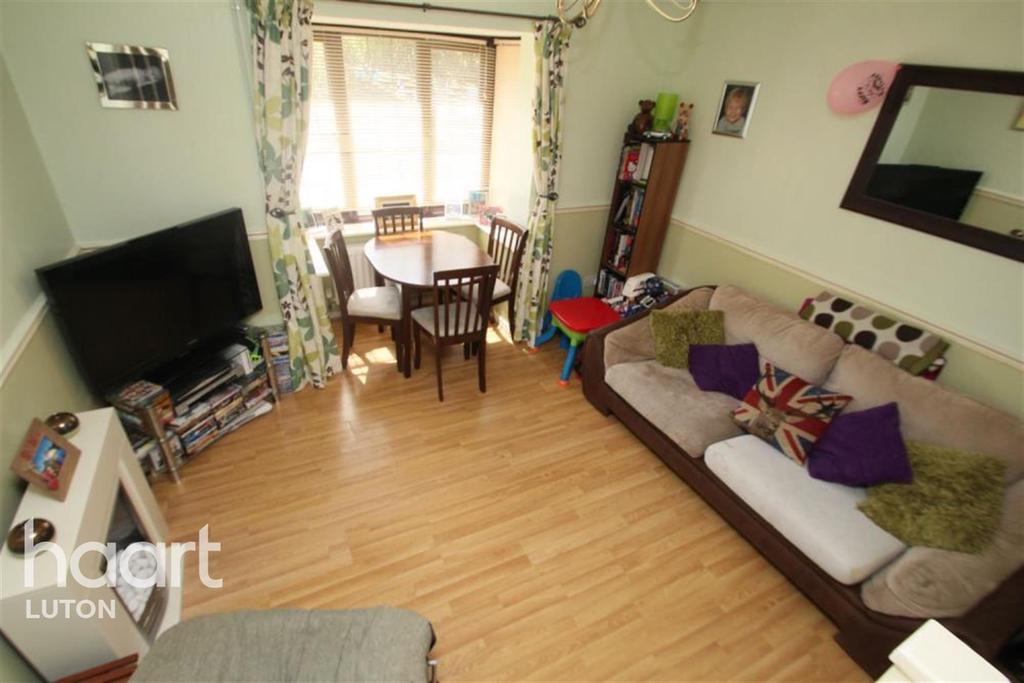 Hedley Rise, Luton 2 bed detached house £925 pcm (£213 pw)