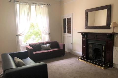 3 bedroom flat to rent, Hillside Crescent, Hillside, Edinburgh, EH7