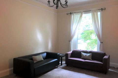 3 bedroom flat to rent, Hillside Crescent, Hillside, Edinburgh, EH7