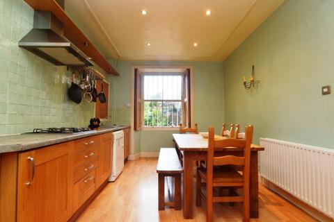 3 bedroom flat to rent, Hillside Crescent, Hillside, Edinburgh, EH7