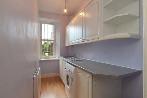 3 bedroom flat to rent, Hillside Crescent, Hillside, Edinburgh, EH7