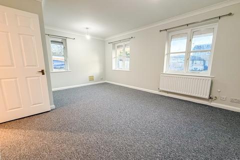 undefined, Poulcott, Wraysbury, Berkshire, TW19 5DN