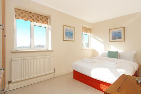 3 bedroom apartment to rent, Chelsea Manor Street, Chelsea