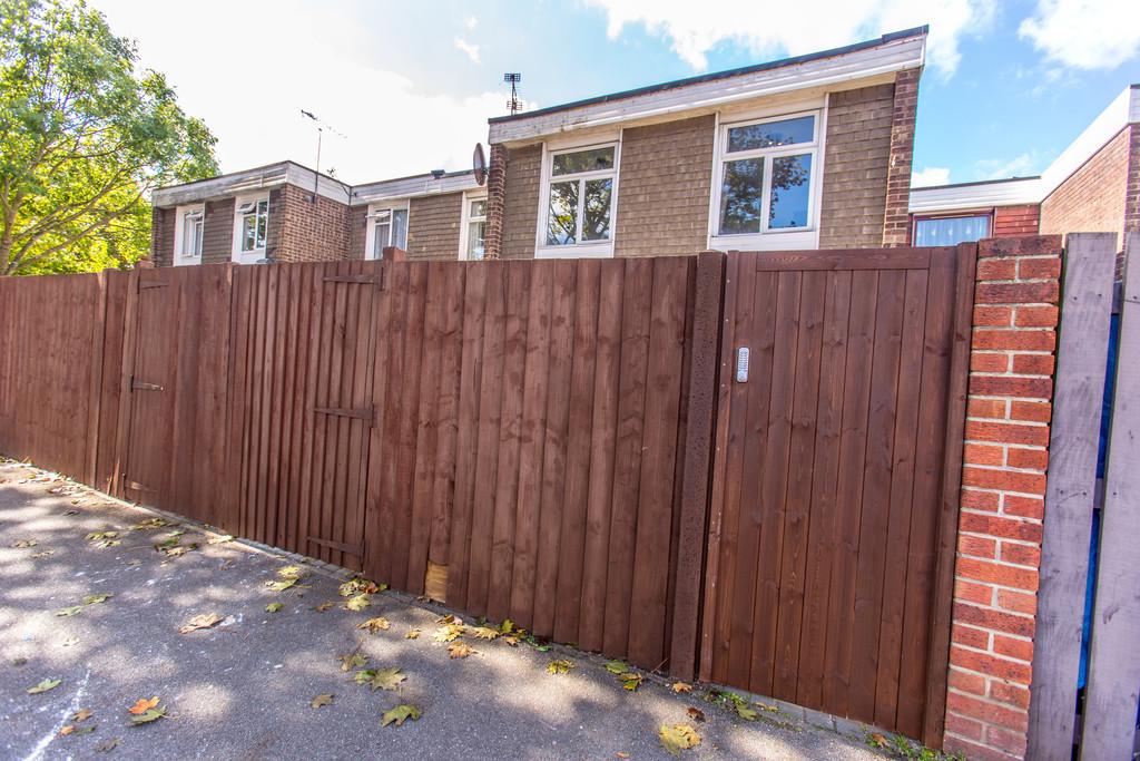 Seymour Close, Portsmouth 1 bed in a house share £395 pcm (£91 pw)