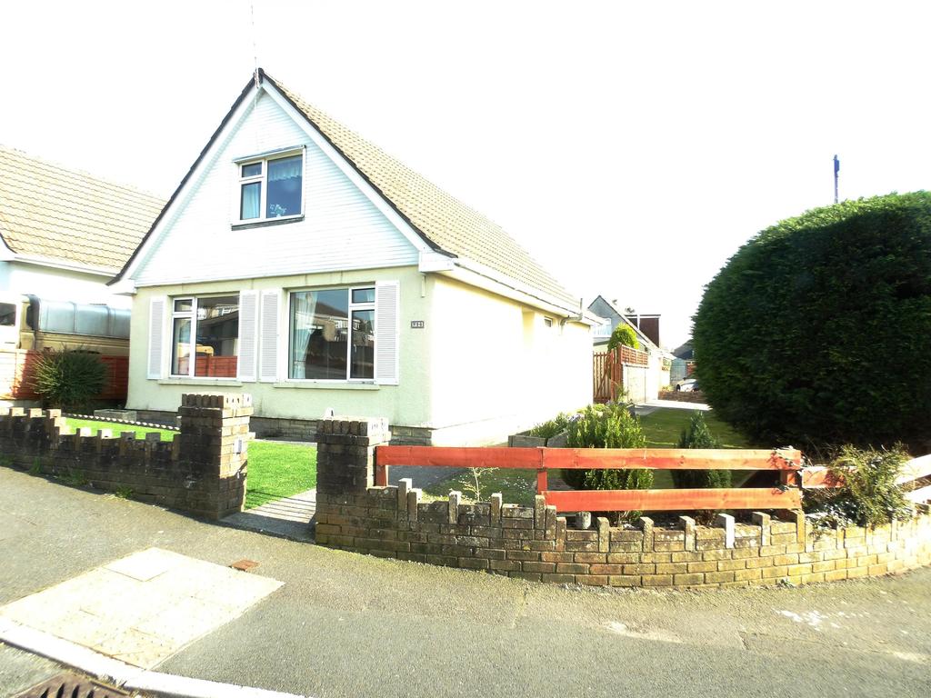 Glenwood Close, Coychurch, Bridgend, CF35 5EU 2 bed detached house £